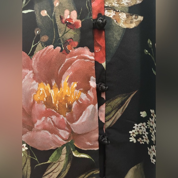 Chic Floral A-Line Skirt in Black and Pink - Picture 4 of 6